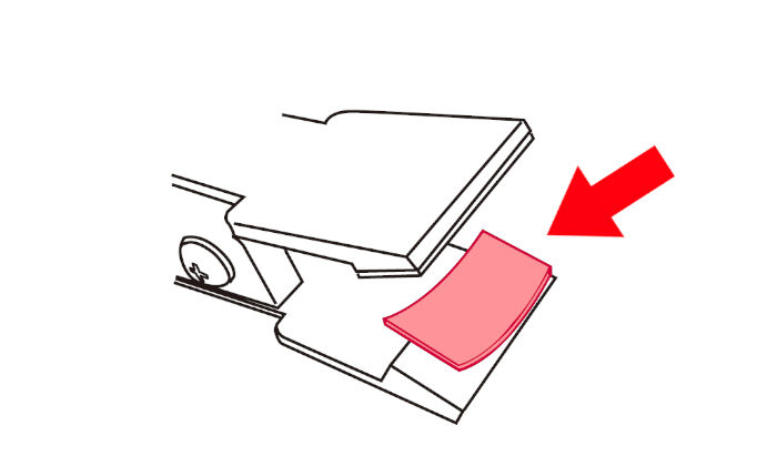 スペアラバーをはがす様子を紹介